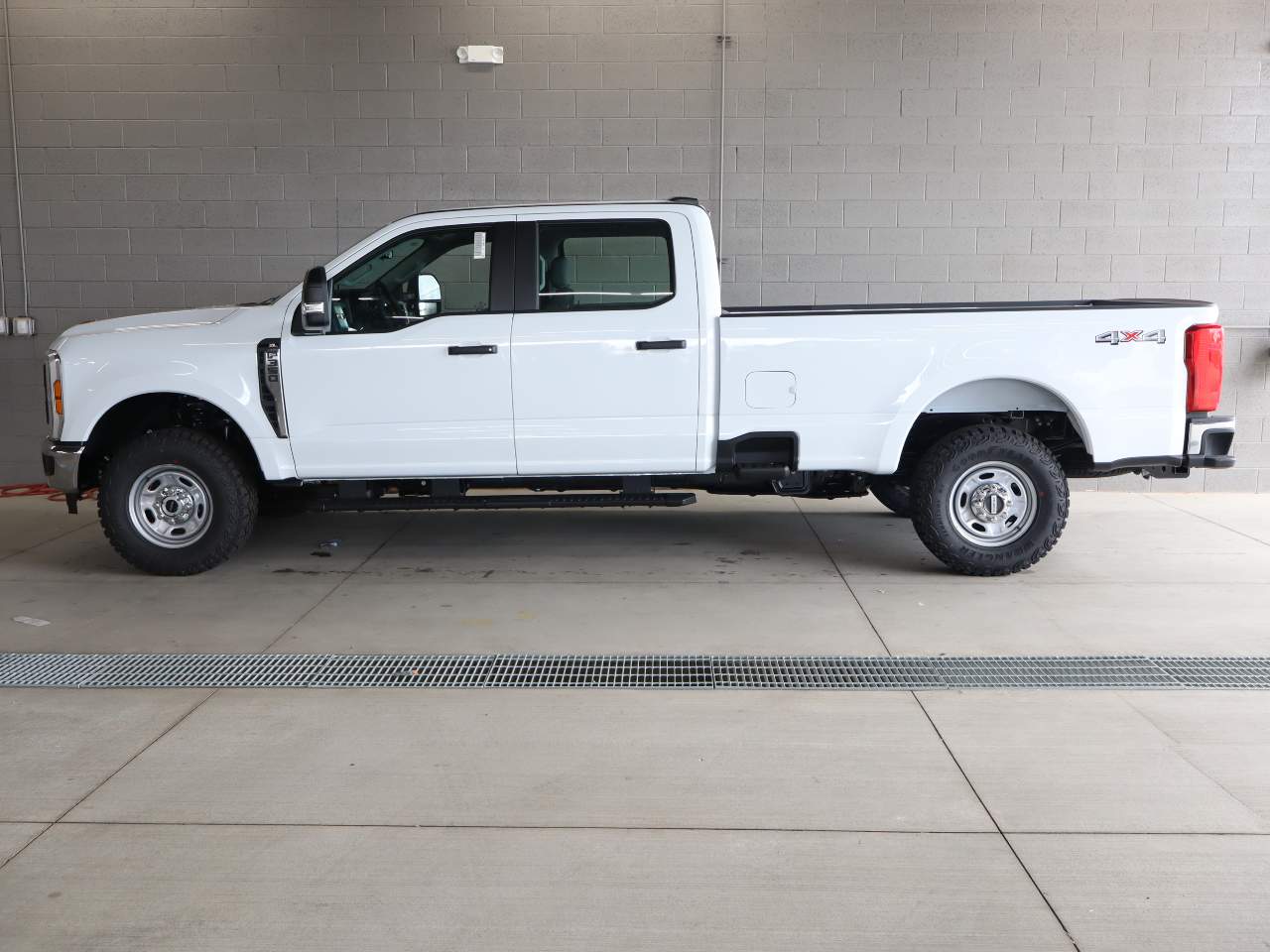2026 Ford F-350 Super Duty SRW Crew Cab XL