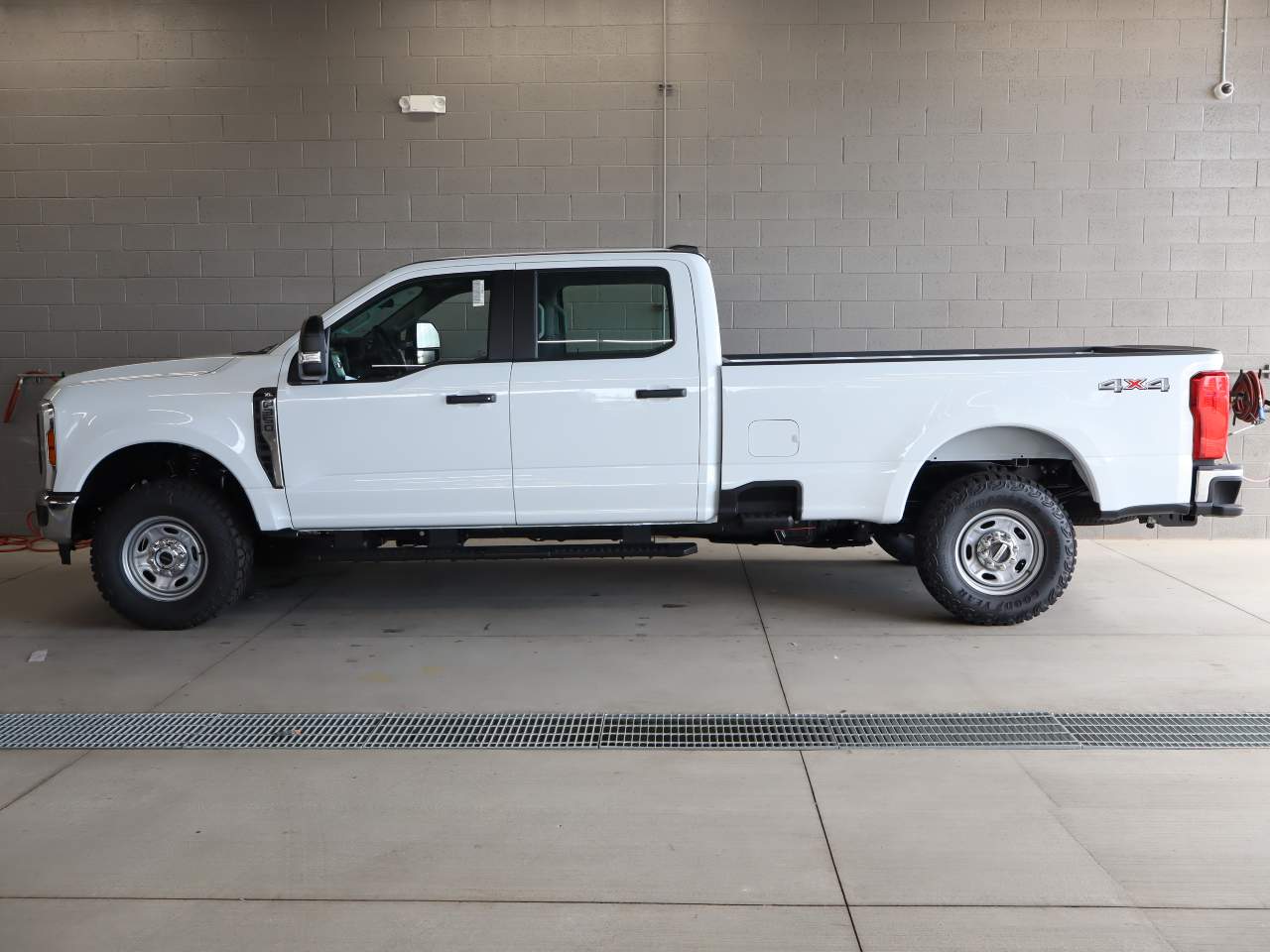 2026 Ford F-350 Super Duty SRW Crew Cab XL