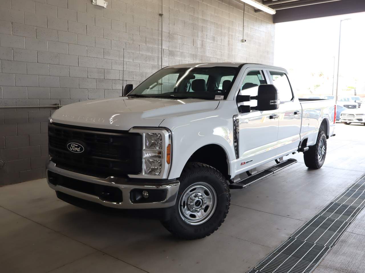 2027 Ford F-350 Super Duty SRW Crew Cab XL