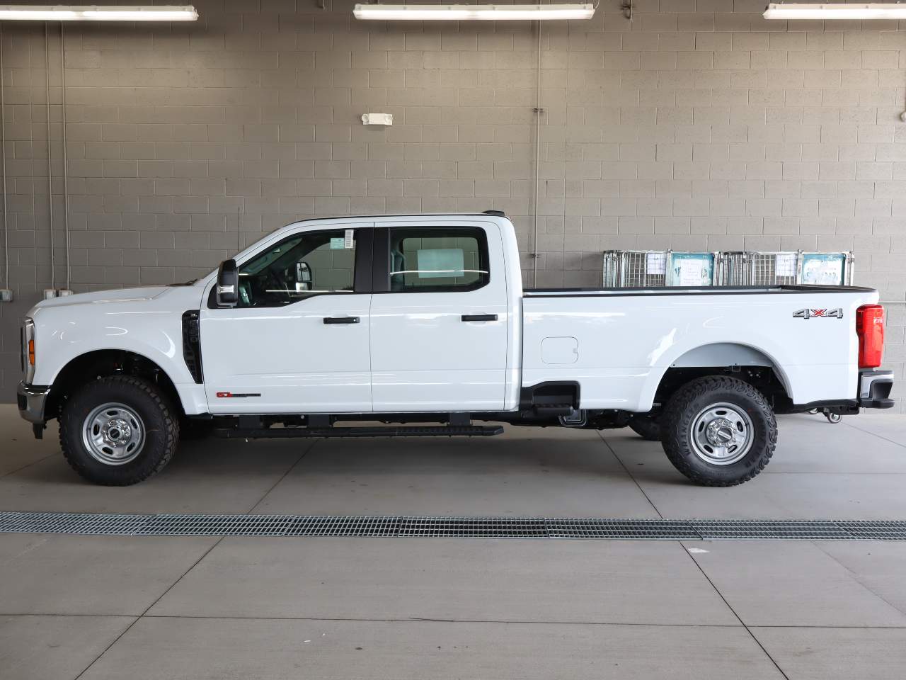 2027 Ford F-350 Super Duty SRW Crew Cab XL