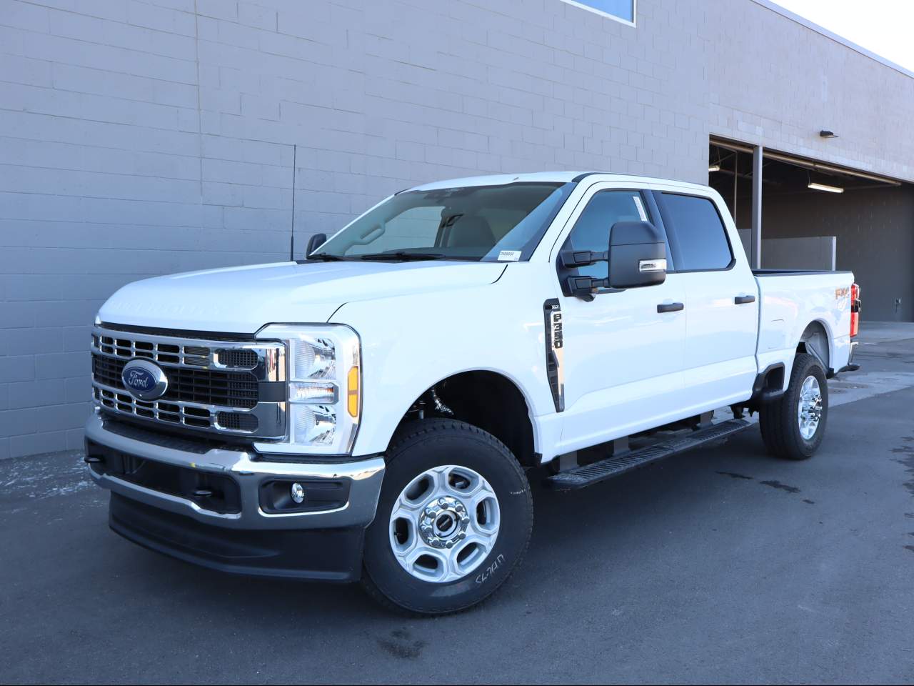 2026 Ford F-350 Super Duty SRW Crew Cab XLT