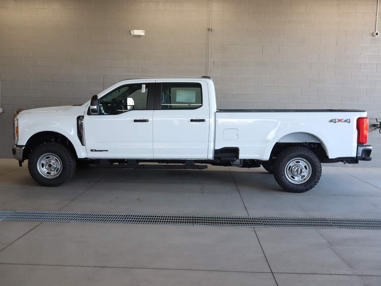 2026 Ford F-350 Super Duty SRW Crew Cab XL