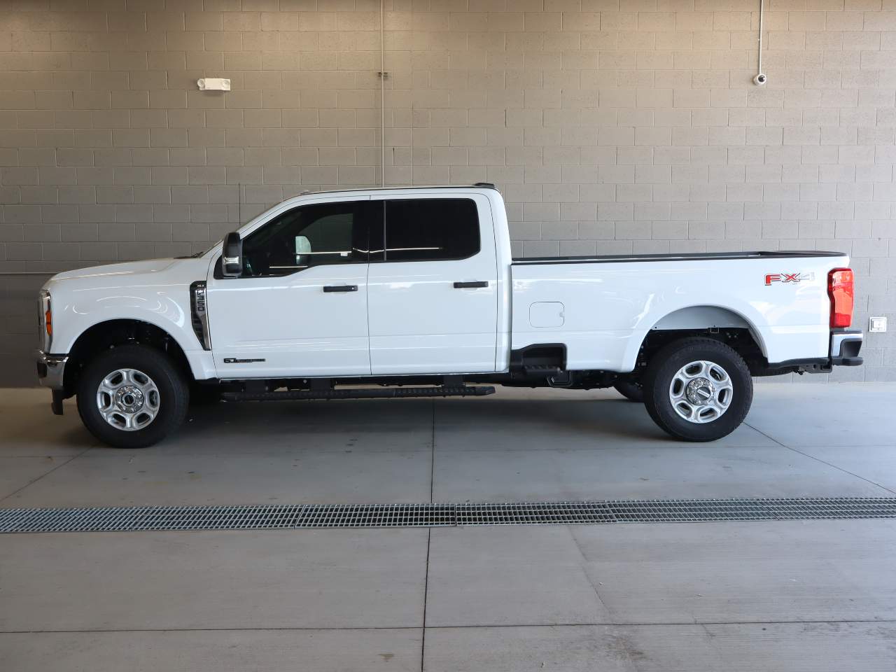 2026 Ford F-350 Super Duty SRW Crew Cab XLT