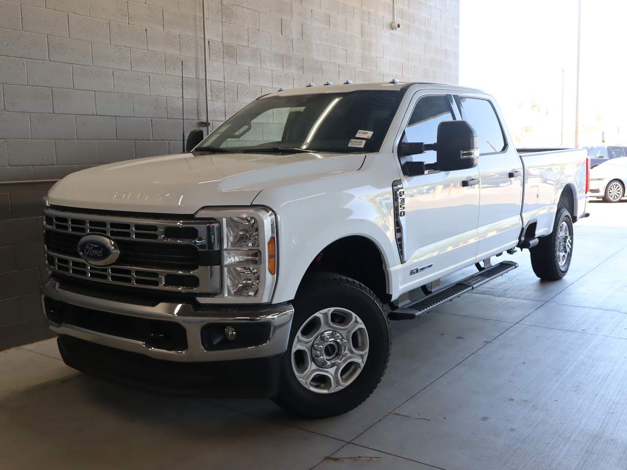 2026 Ford F-350 Super Duty SRW Crew Cab XLT