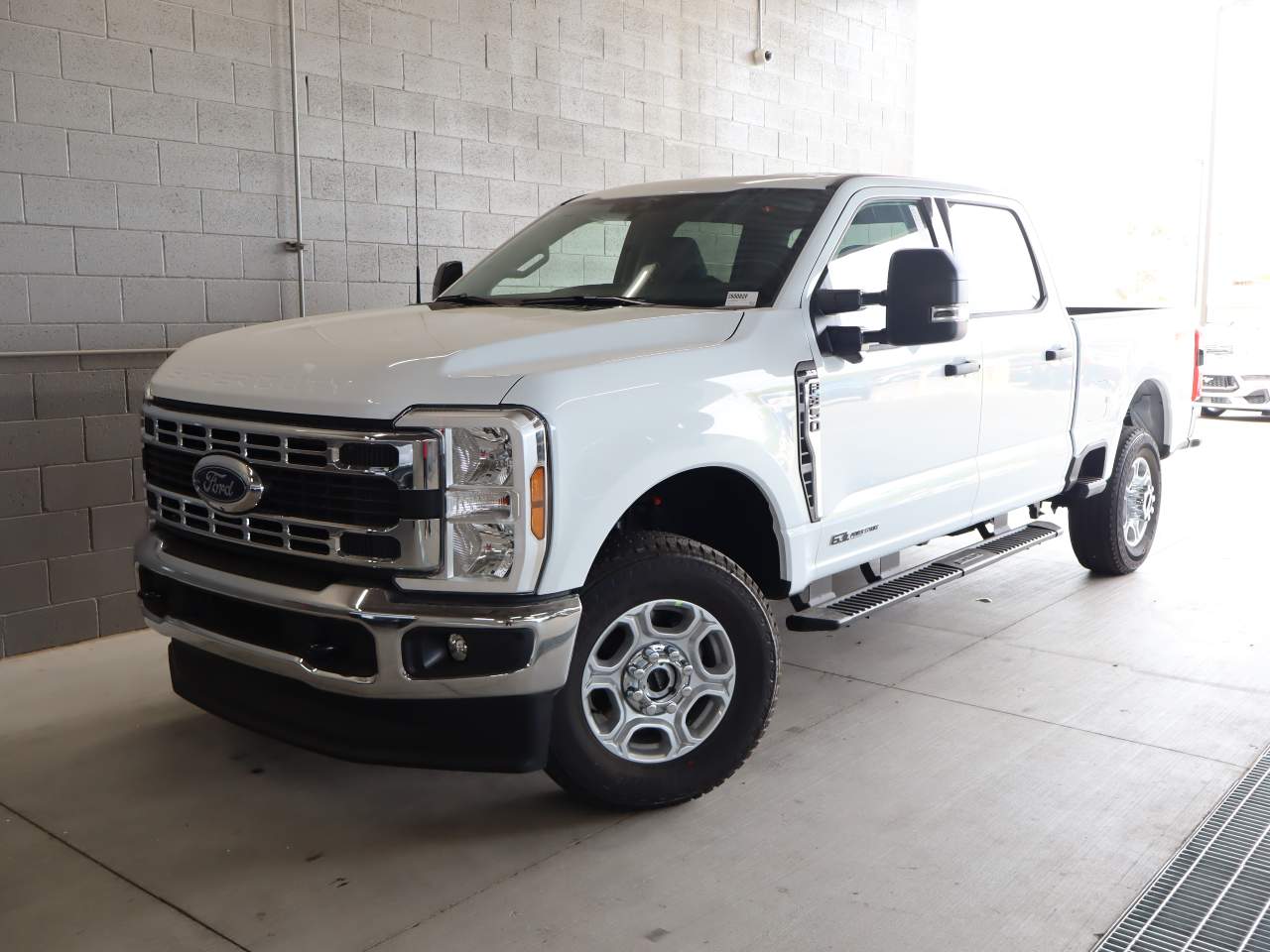 2026 Ford F-350 Super Duty SRW Crew Cab XLT