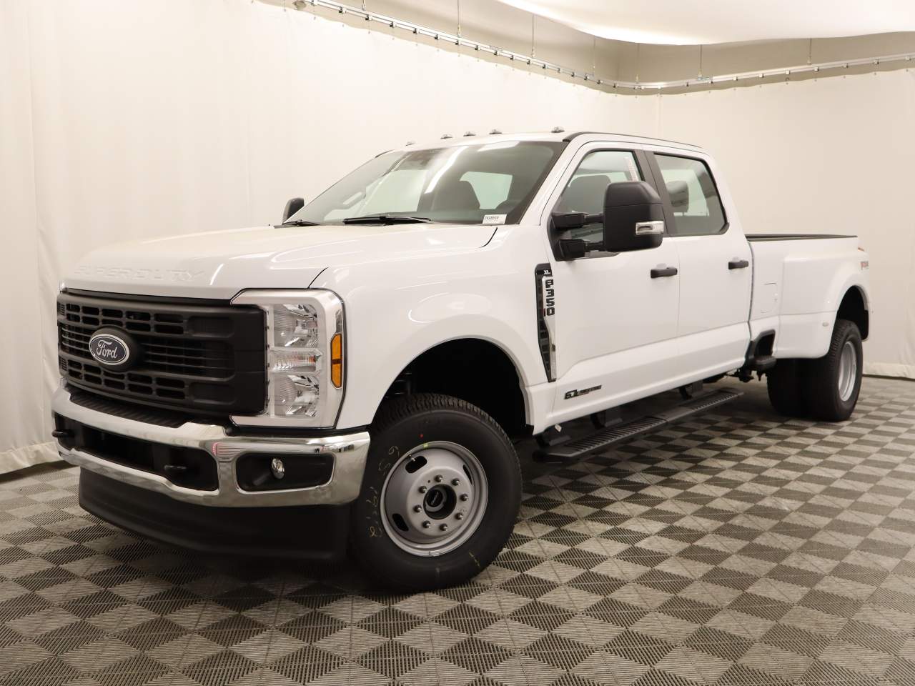 2024 Ford F-350 Super Duty DRW Crew Cab XL