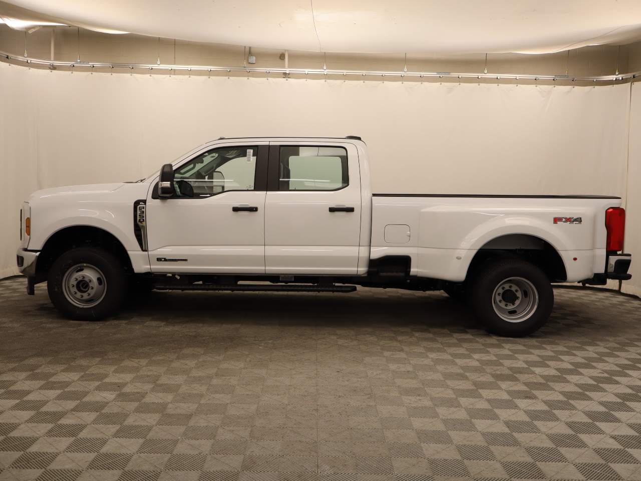 2024 Ford F-350 Super Duty DRW Crew Cab XL