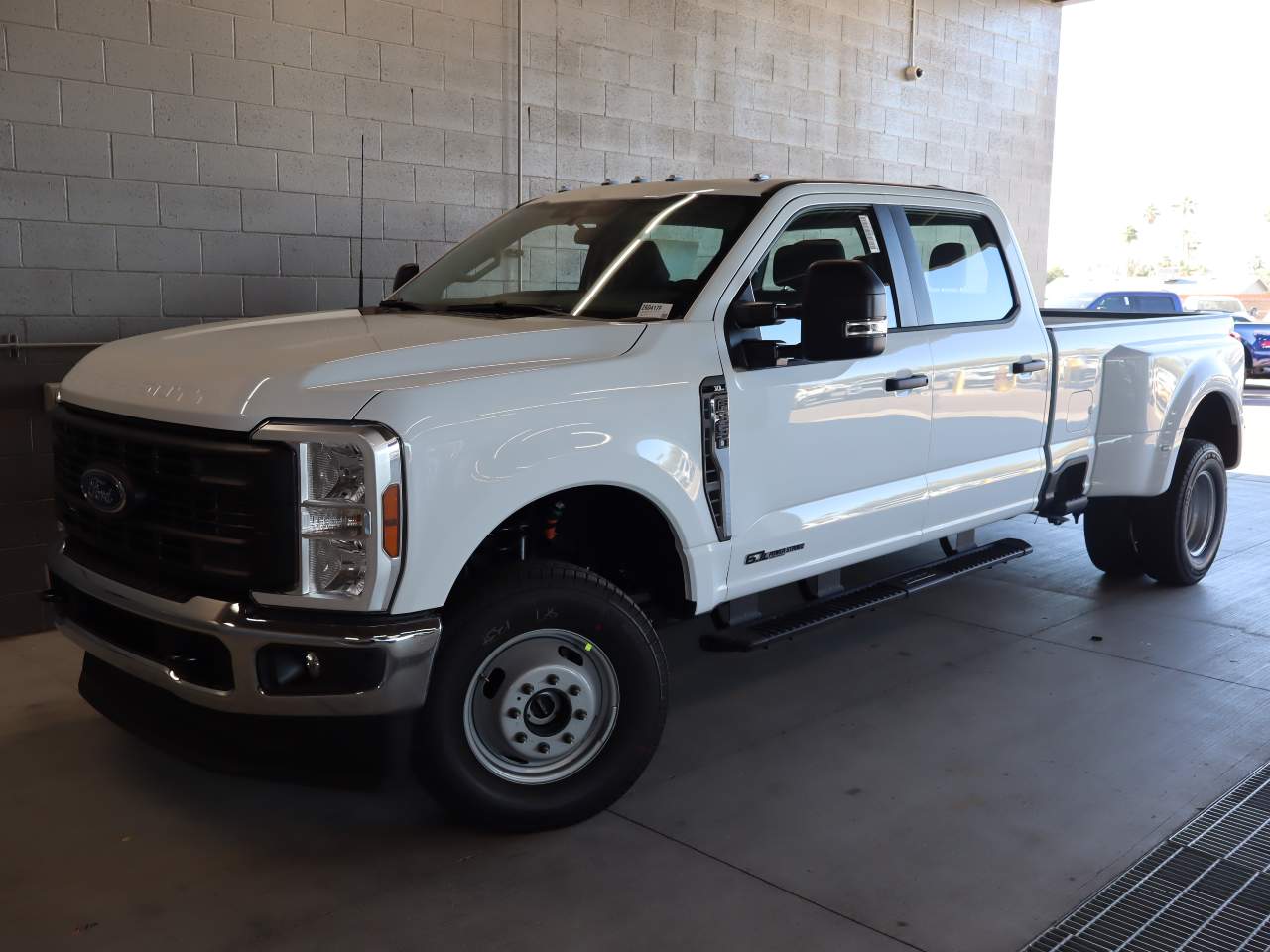 2026 Ford F-350 Super Duty XL's photo