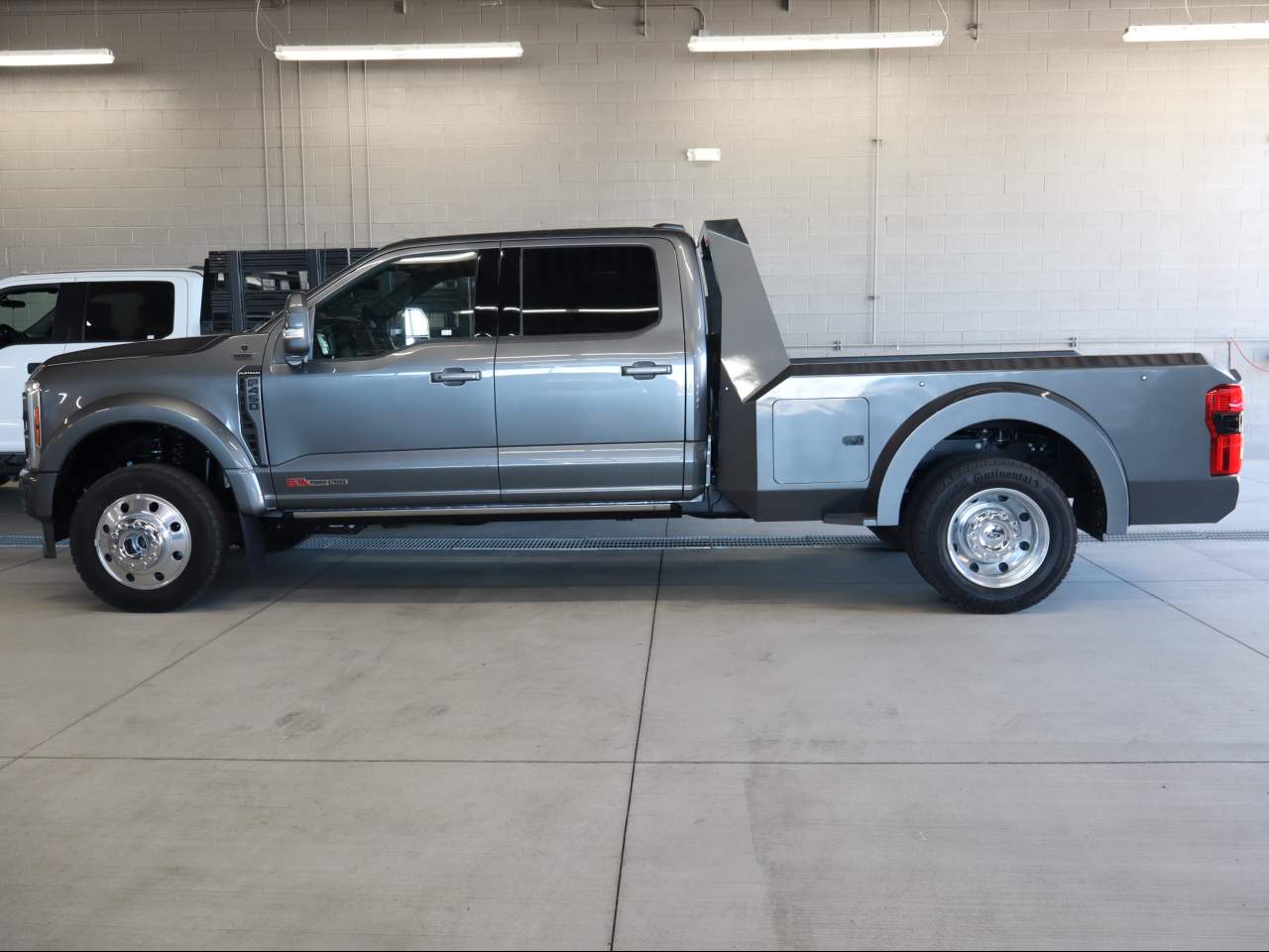 2025 Ford F-450 Super Duty Crew Cab Pickup