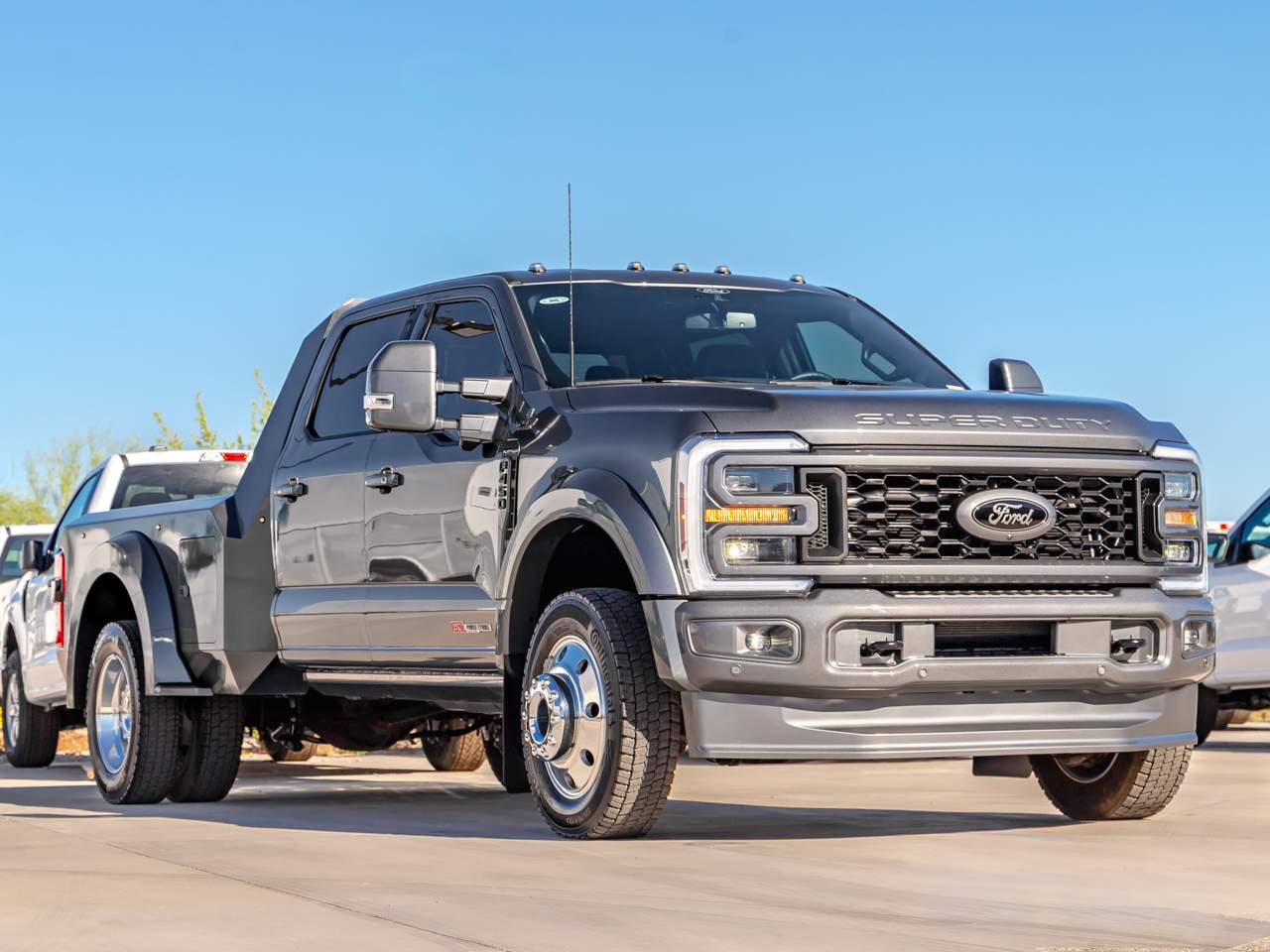 2025 Ford F-450 Super Duty Crew Cab Pickup
