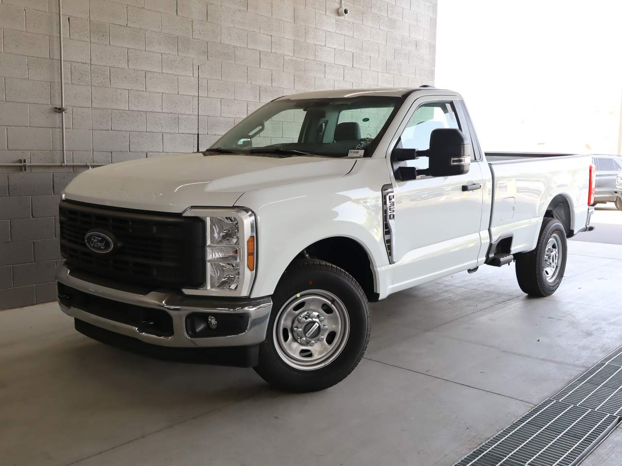 2025 Ford F-350 Super Duty SRW XL