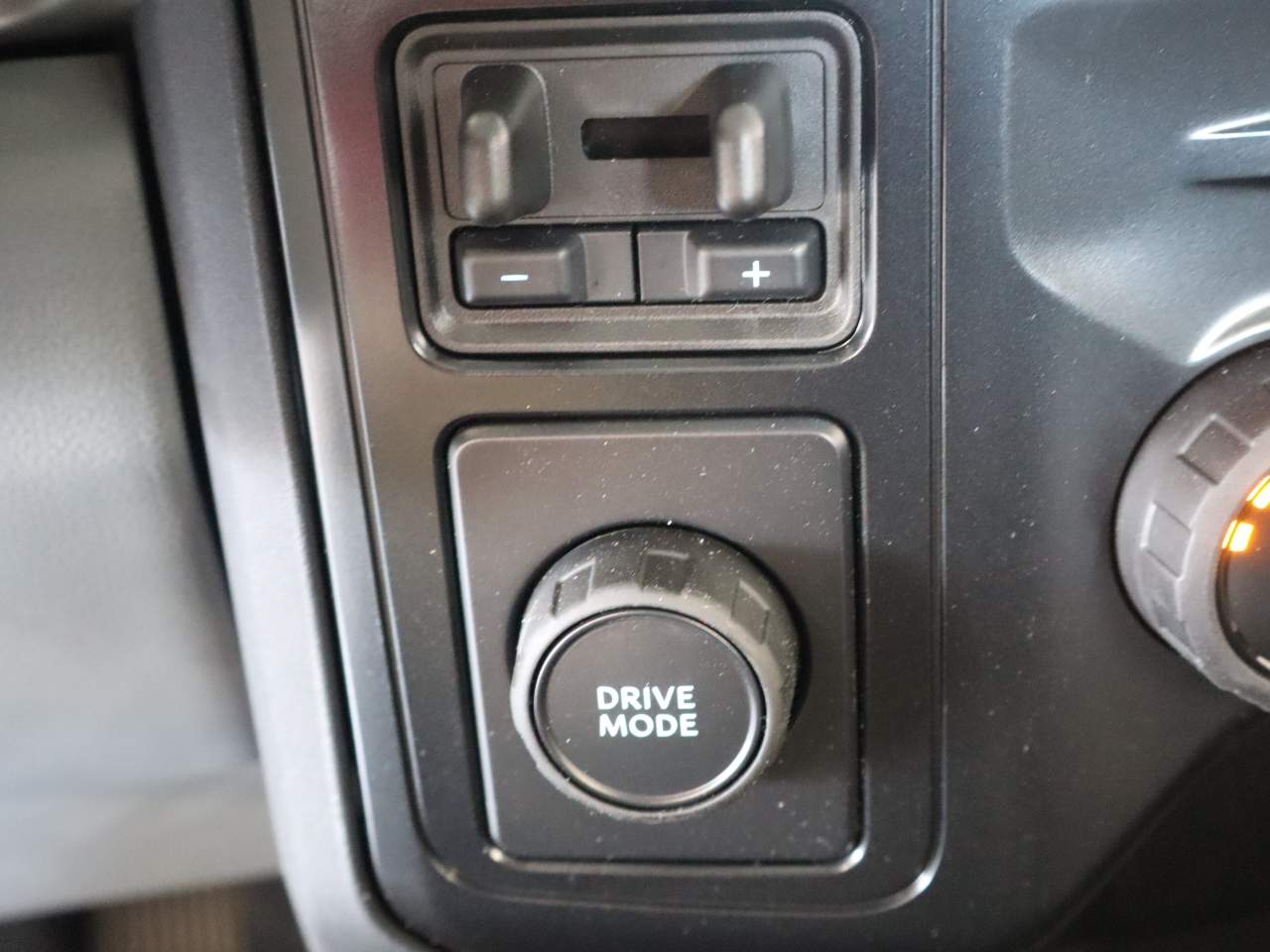 2025 Ford F-350 Super Duty XL - Photo 26