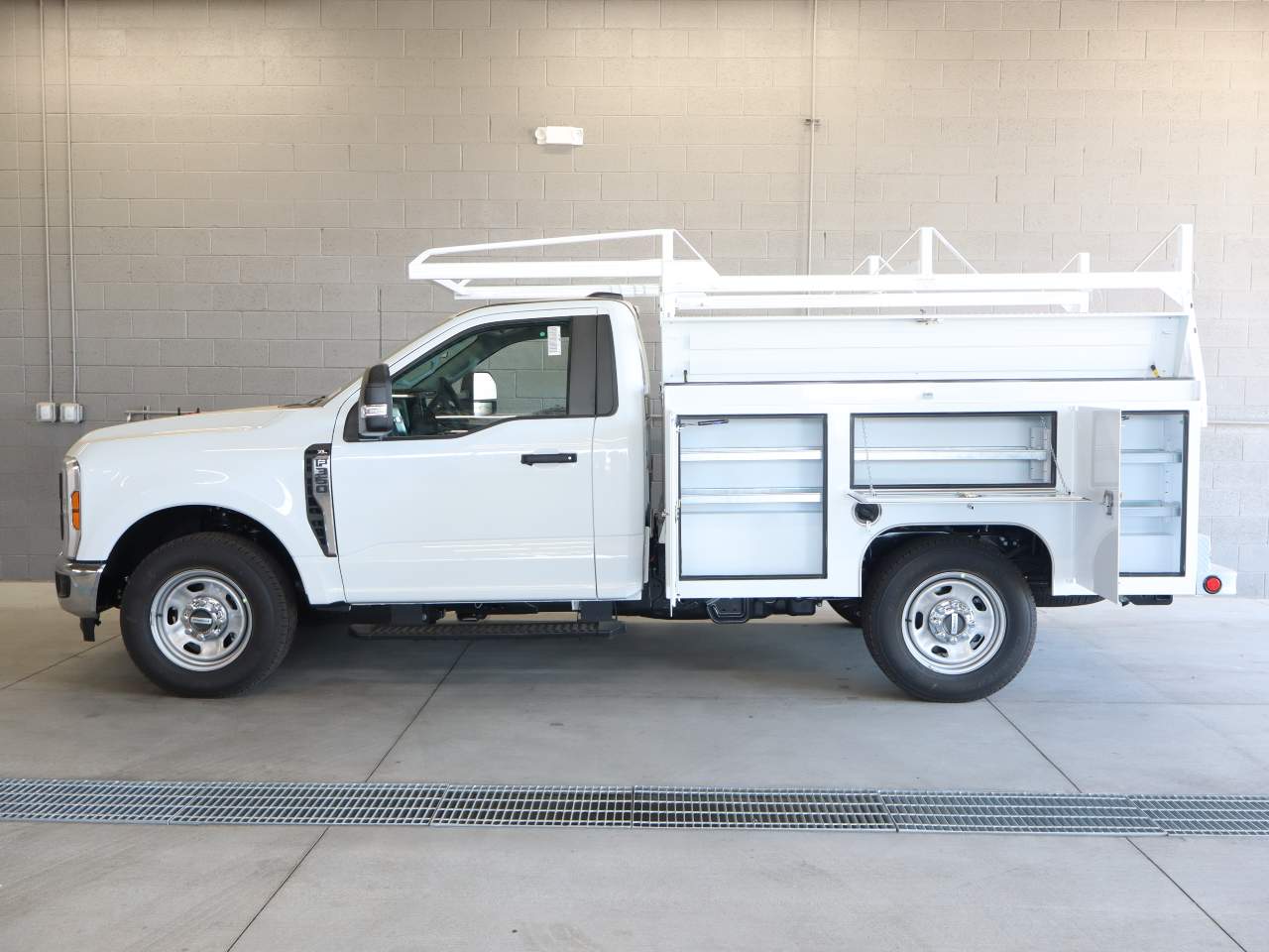 2025 Ford F-350 Super Duty XL - Photo 7