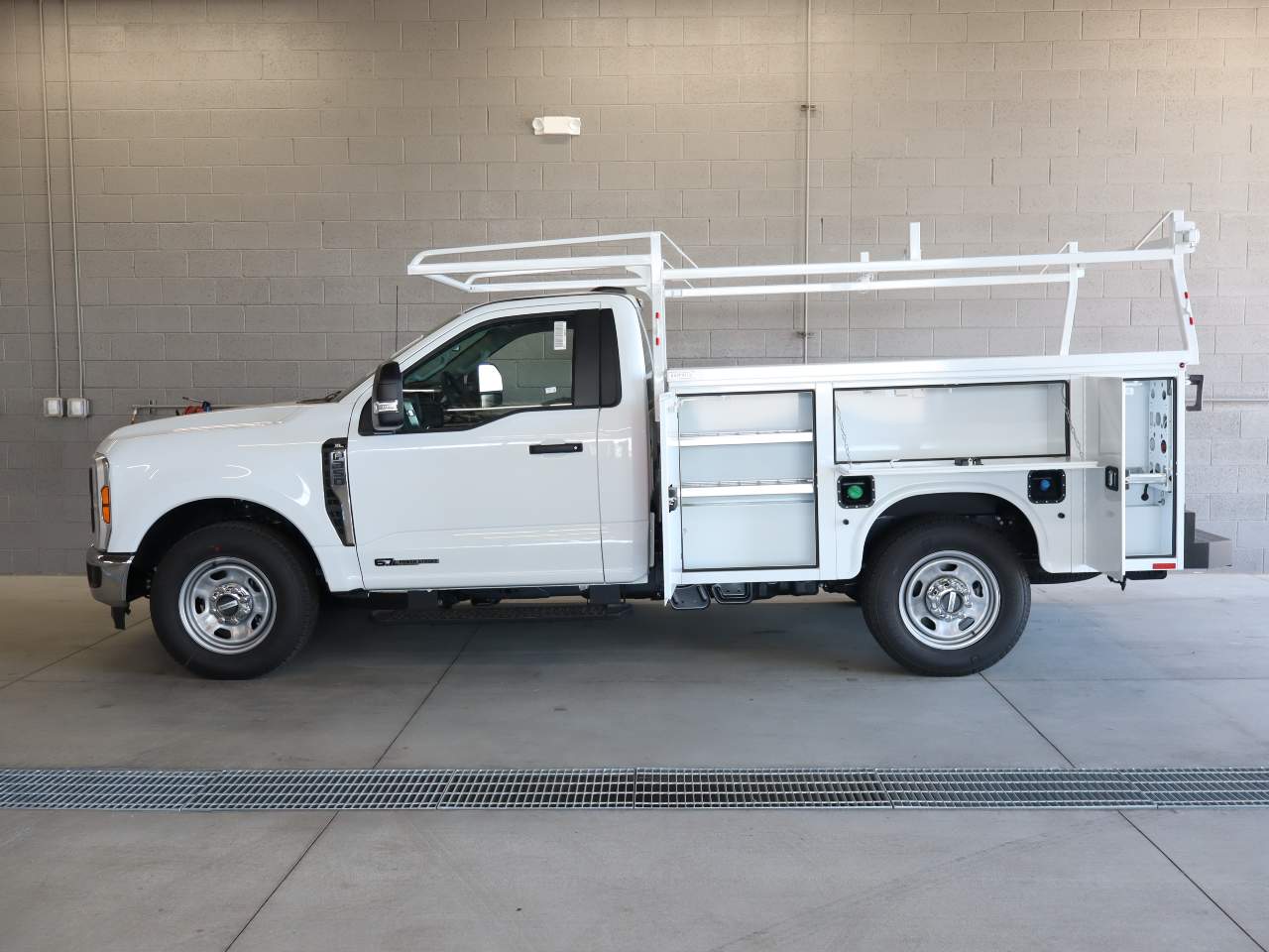 2025 Ford F-350 Super Duty XL - Photo 7