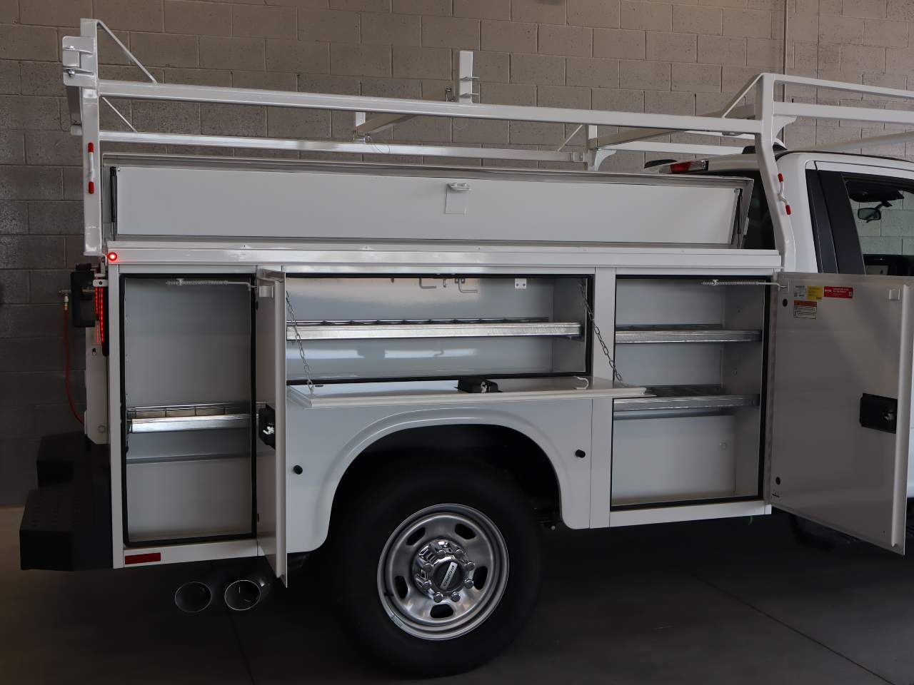2025 Ford F-350 Super Duty XL - Photo 13