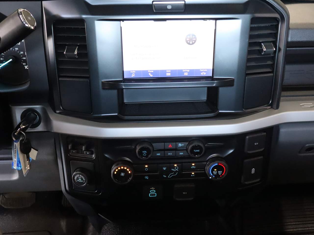 2025 Ford F-350 Super Duty XL - Photo 23