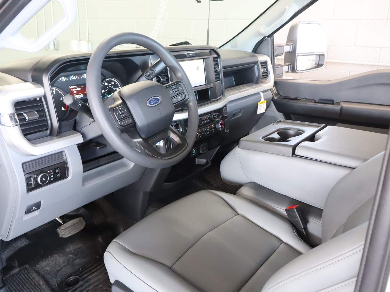 2025 Ford F-350 Super Duty XL - Photo 18