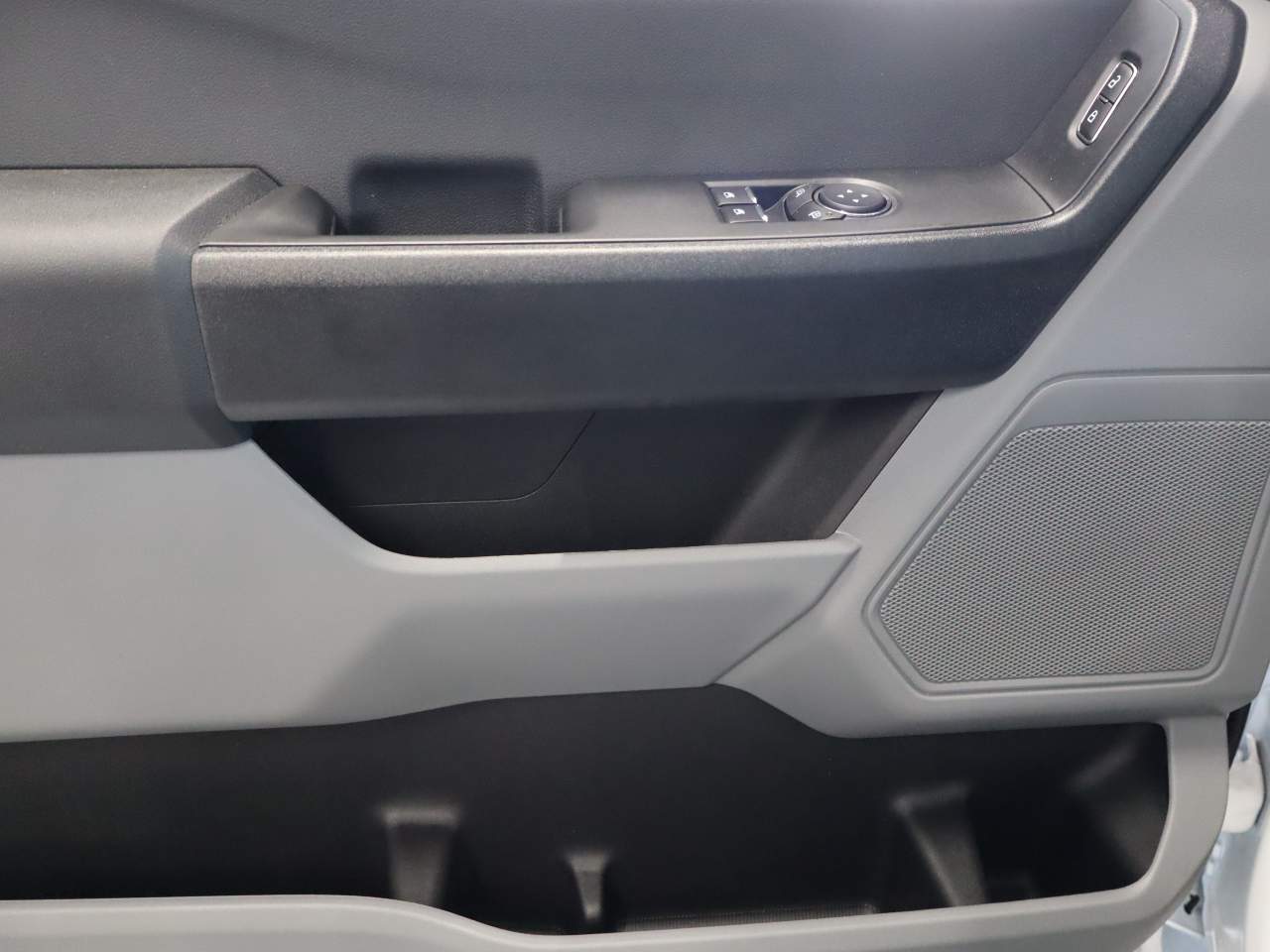2025 Ford F-350 Super Duty XL - Photo 33