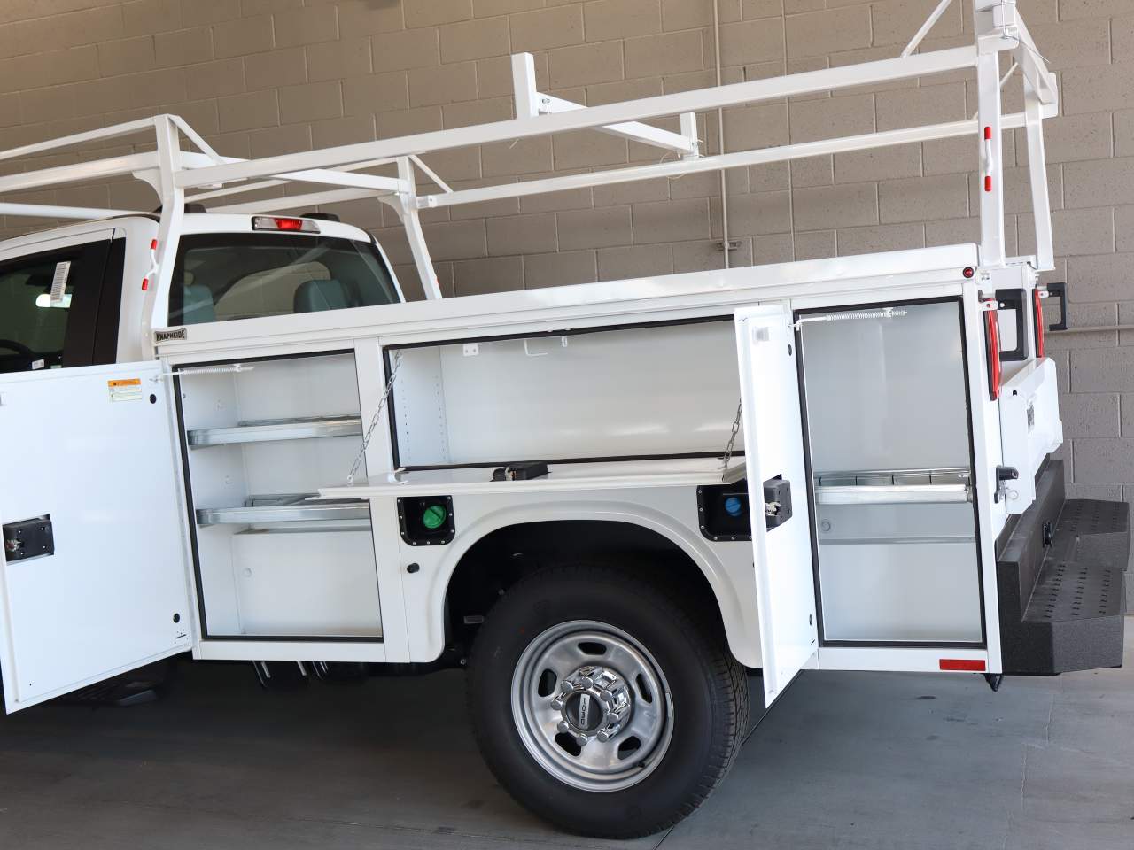 2025 Ford F-350 Super Duty XL - Photo 8