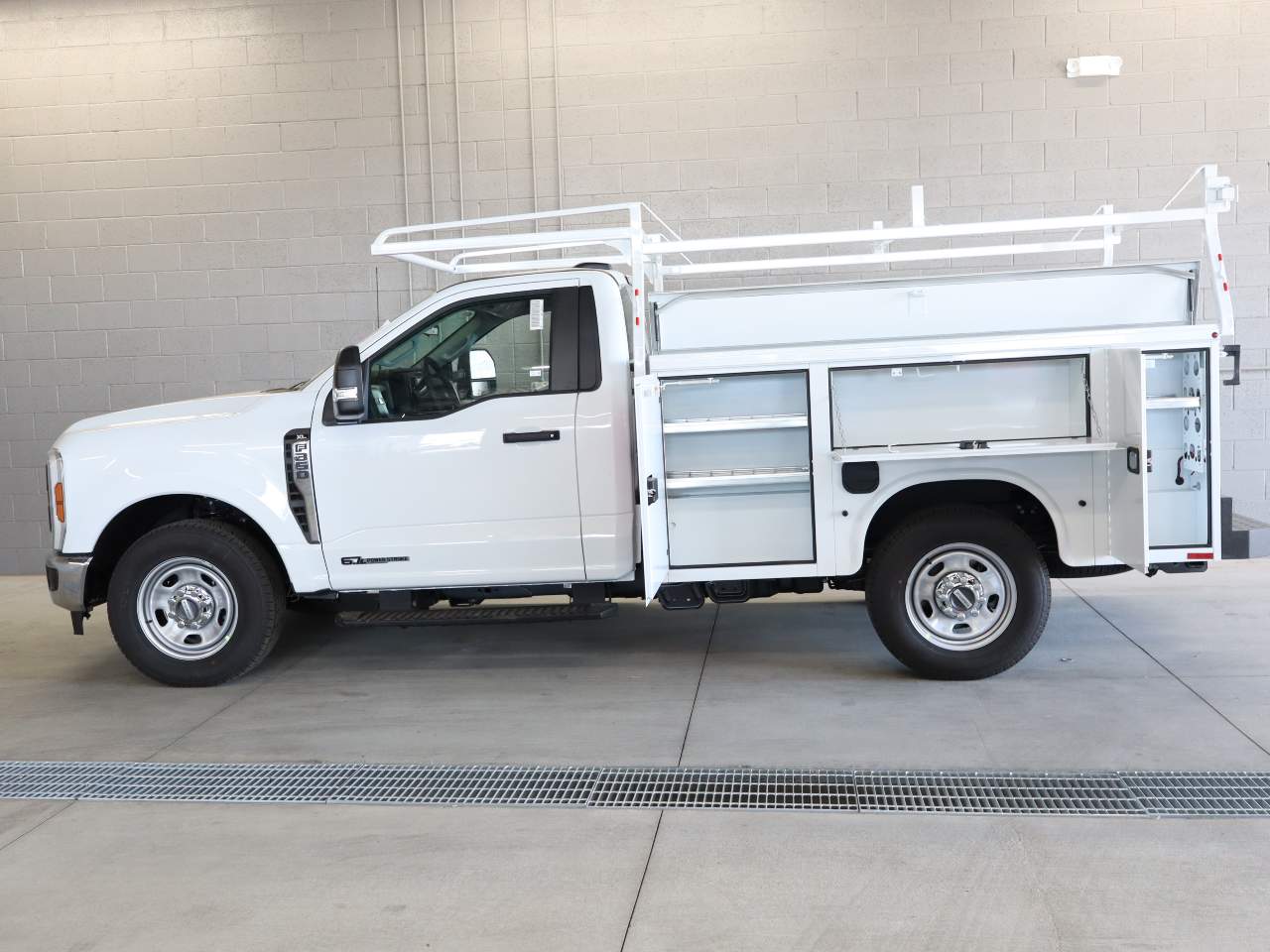 2025 Ford F-350 Super Duty XL - Photo 7
