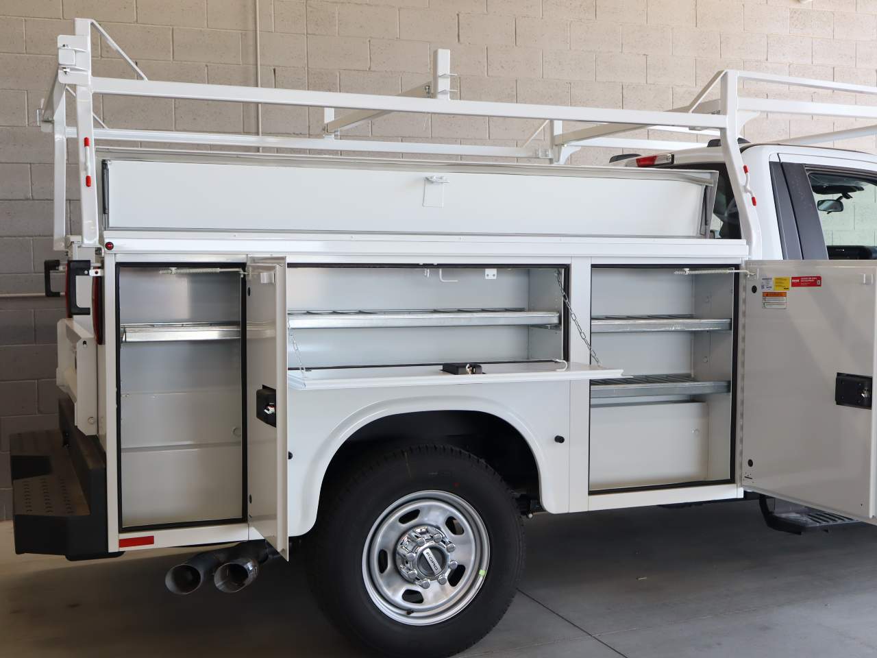 2025 Ford F-350 Super Duty XL - Photo 14