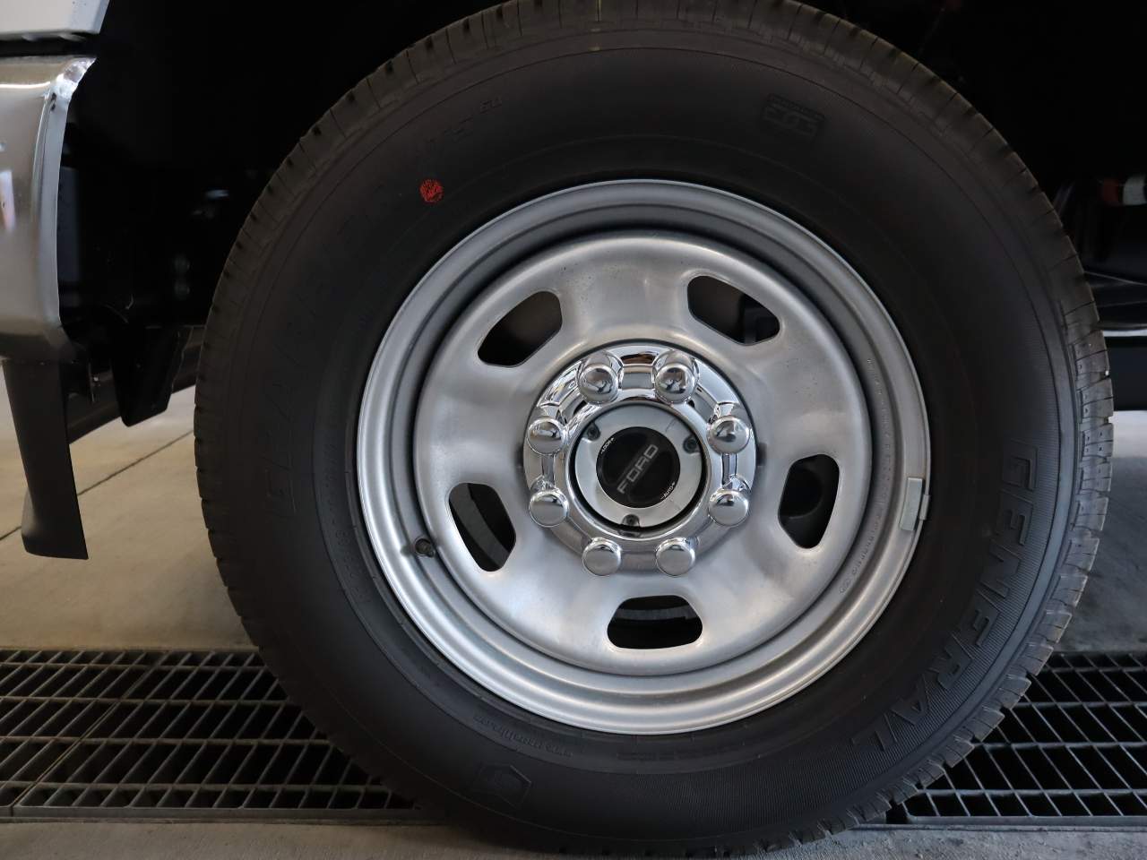 2025 Ford F-350 Super Duty XL - Photo 35