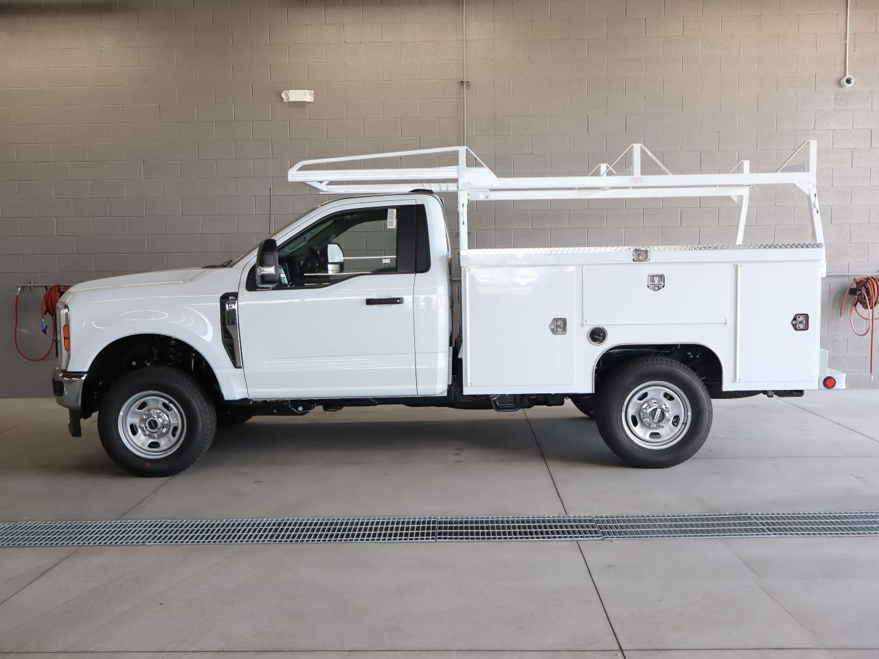 2025 Ford F-350 Super Duty SRW XL