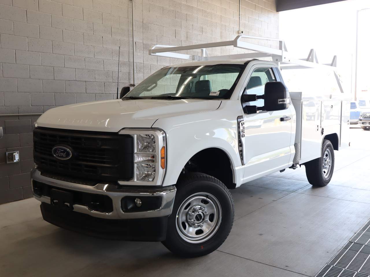 2025 Ford F-350 Super Duty SRW XL