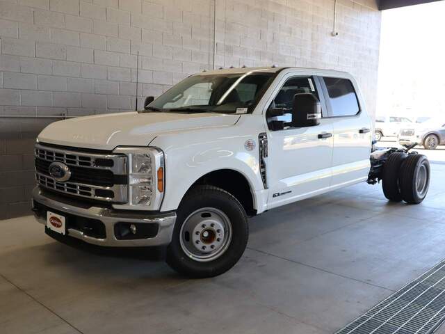 2025 Ford F-350 Super Duty DRW Crew Cab