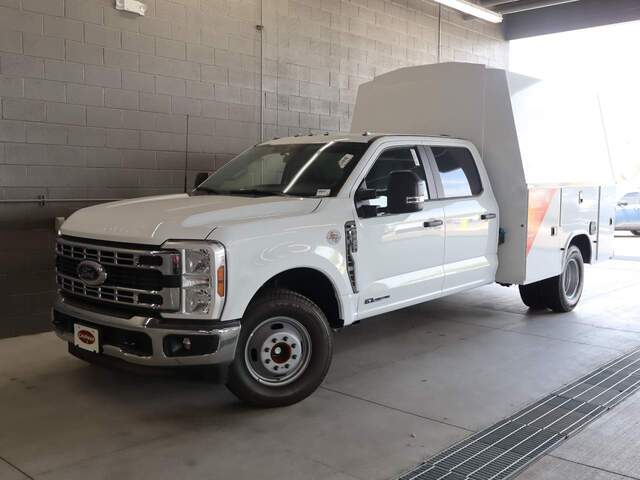 2025 Ford F-350 Super Duty DRW Crew Cab