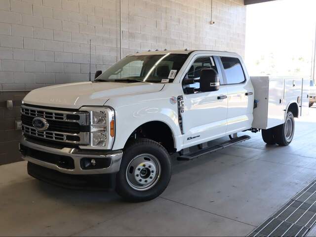 2026 Ford F-350 Super Duty DRW Crew Cab