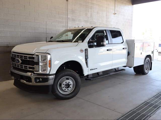 2026 Ford F-350 Super Duty DRW Crew Cab