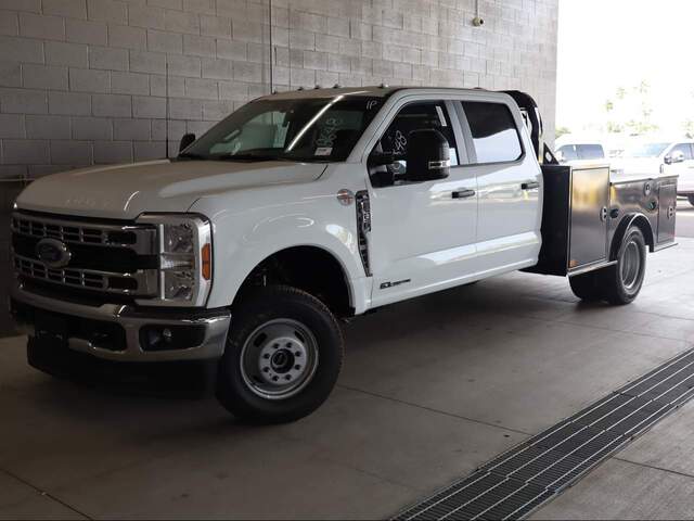 2026 Ford F-350 Super Duty DRW Crew Cab