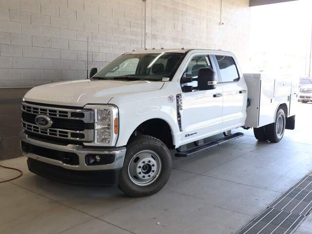 2026 Ford F-350 Super Duty DRW Crew Cab