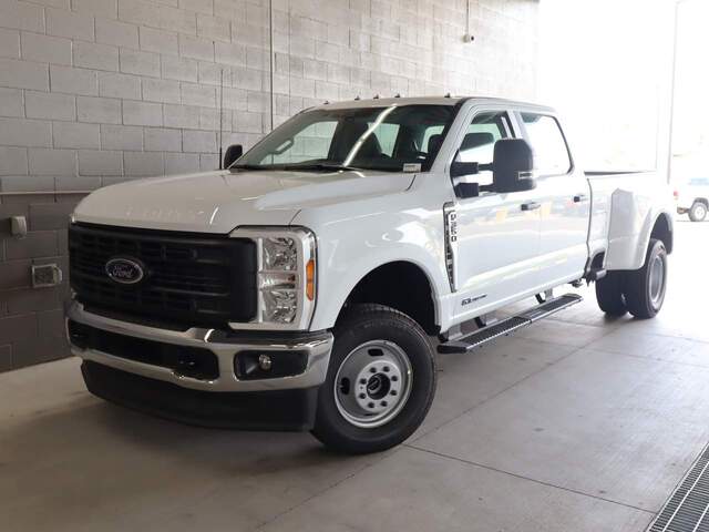 2026 Ford F-350 Super Duty DRW Crew Cab