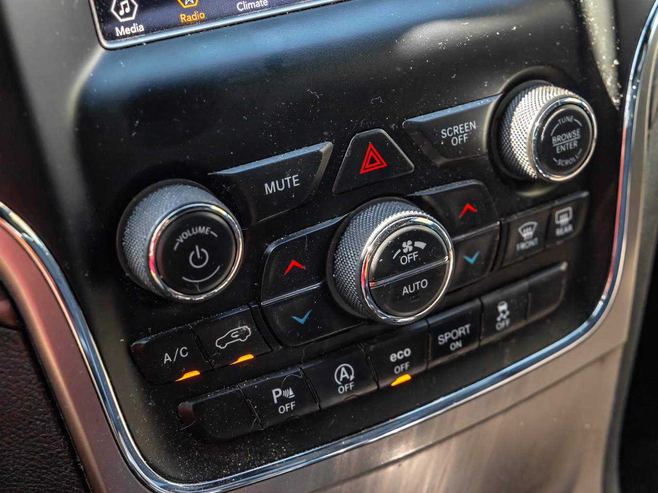 2020 Jeep Grand Cherokee Laredo - Photo 16
