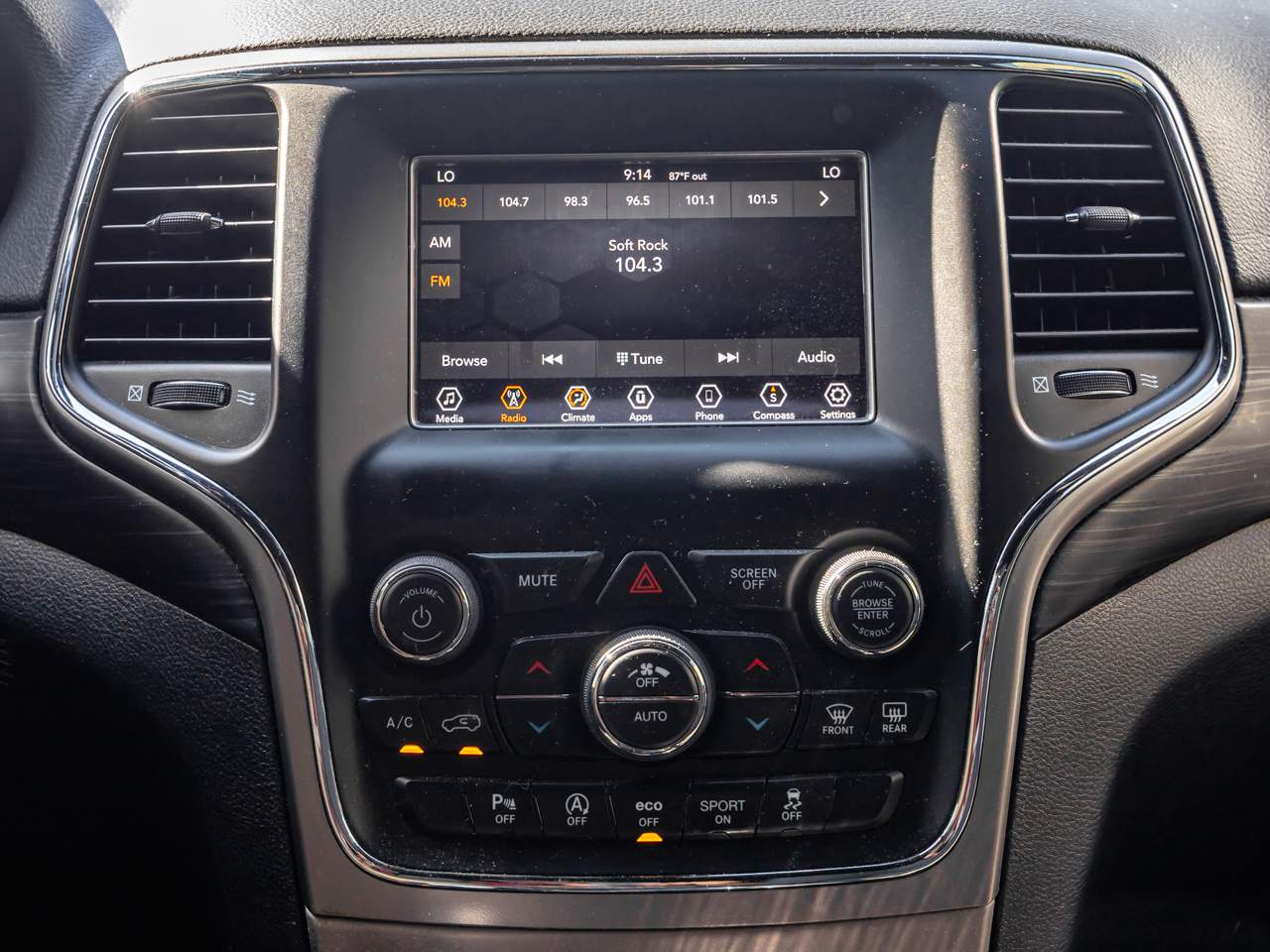 2020 Jeep Grand Cherokee Laredo - Photo 14