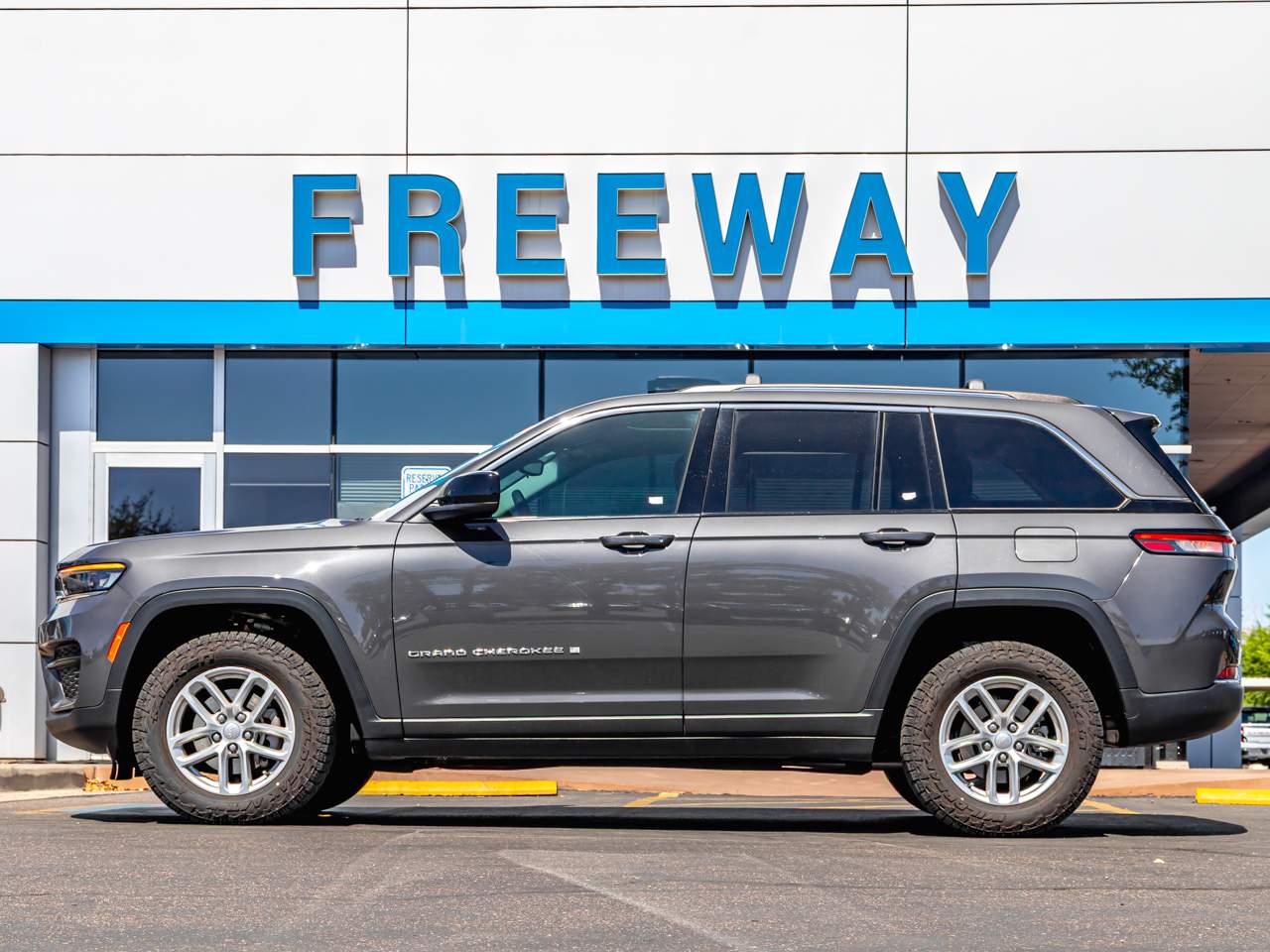 2024 Jeep Grand Cherokee Laredo