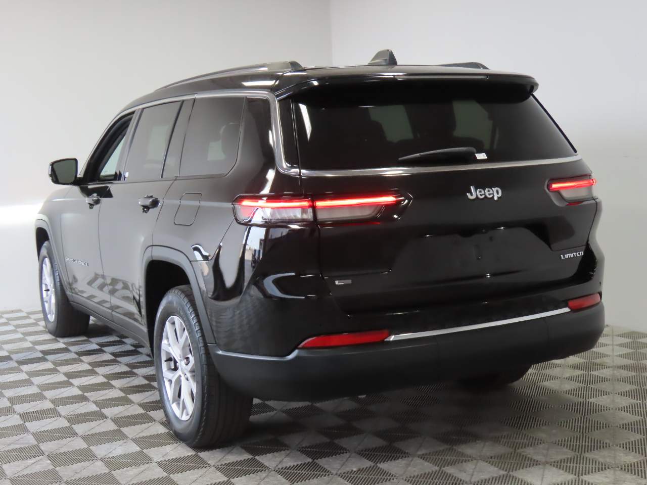 2022 Jeep Grand Cherokee L Limited - Photo 3