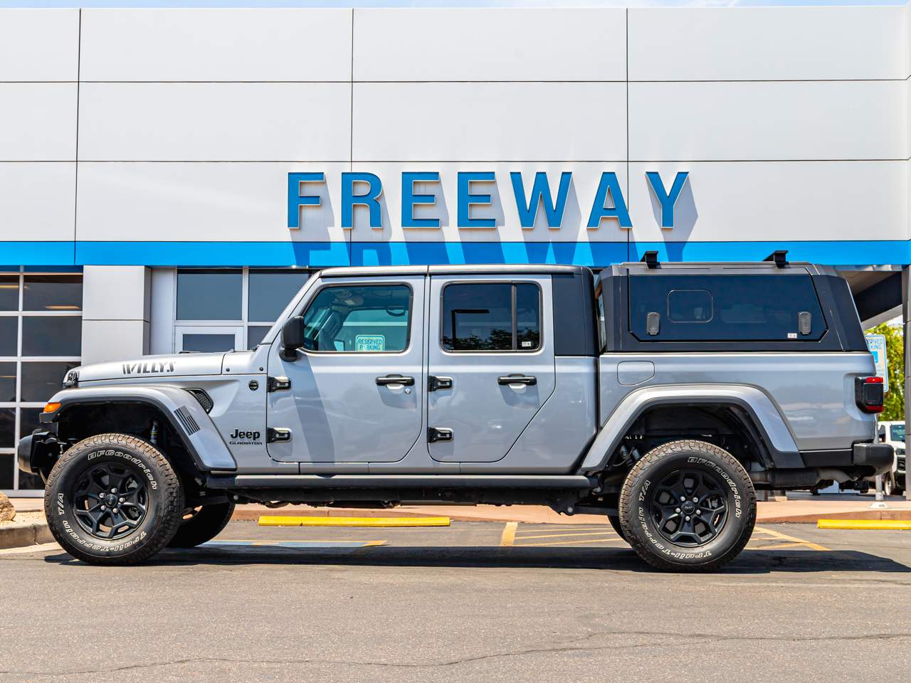 2021 Jeep Gladiator Willys Crew Cab