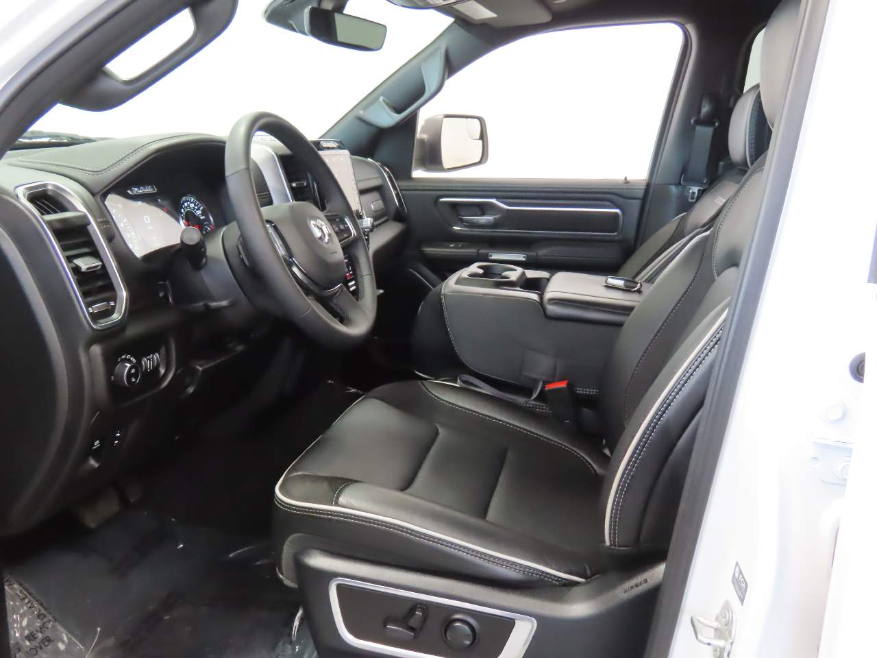 2025 RAM Ram 1500 Pickup Laramie - Photo 17