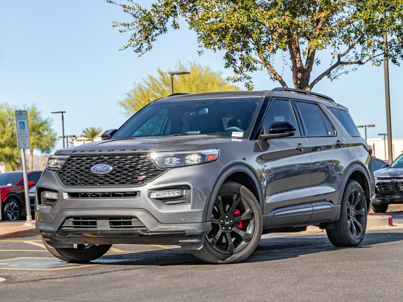 2024 Ford Explorer ST's photo
