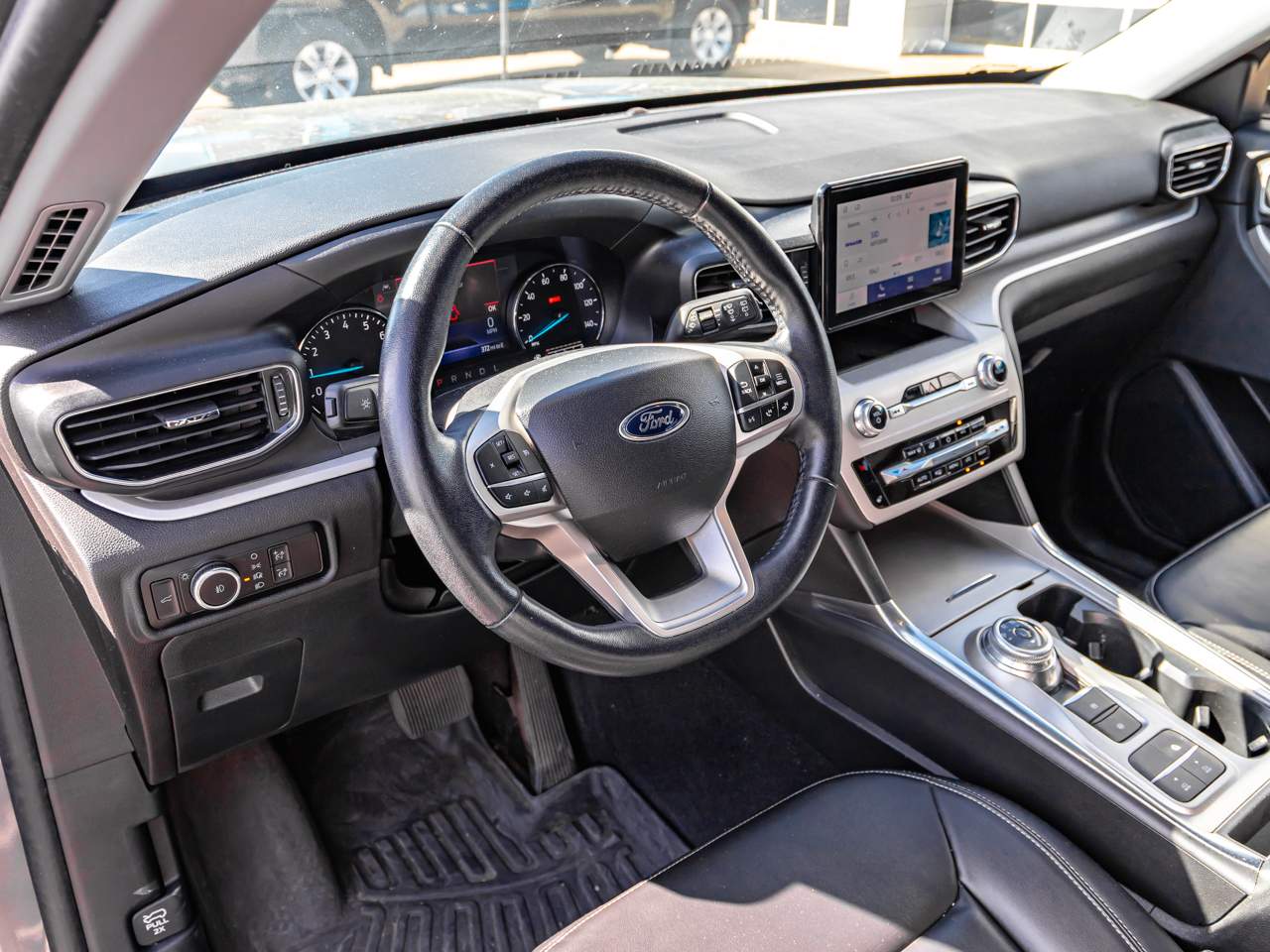 2023 Ford Explorer XLT - Photo 8