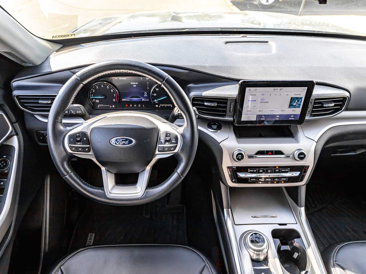 2023 Ford Explorer XLT - Photo 11