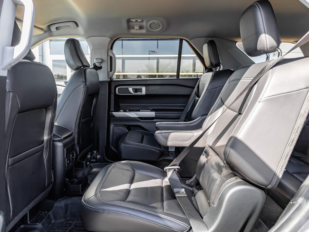 2023 Ford Explorer XLT - Photo 17
