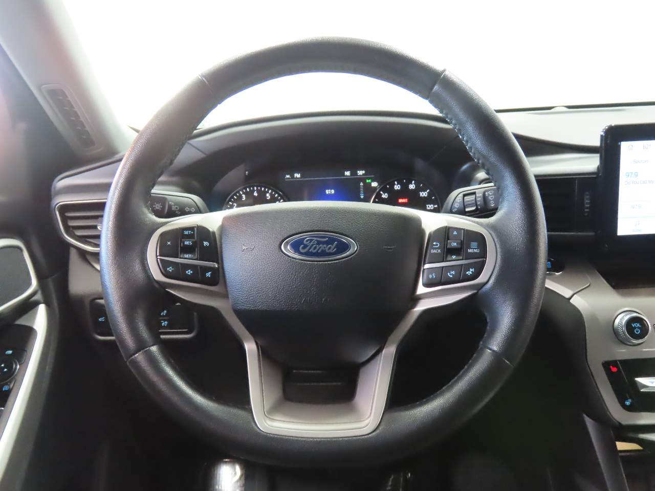 2024 Ford Explorer XLT - Photo 9