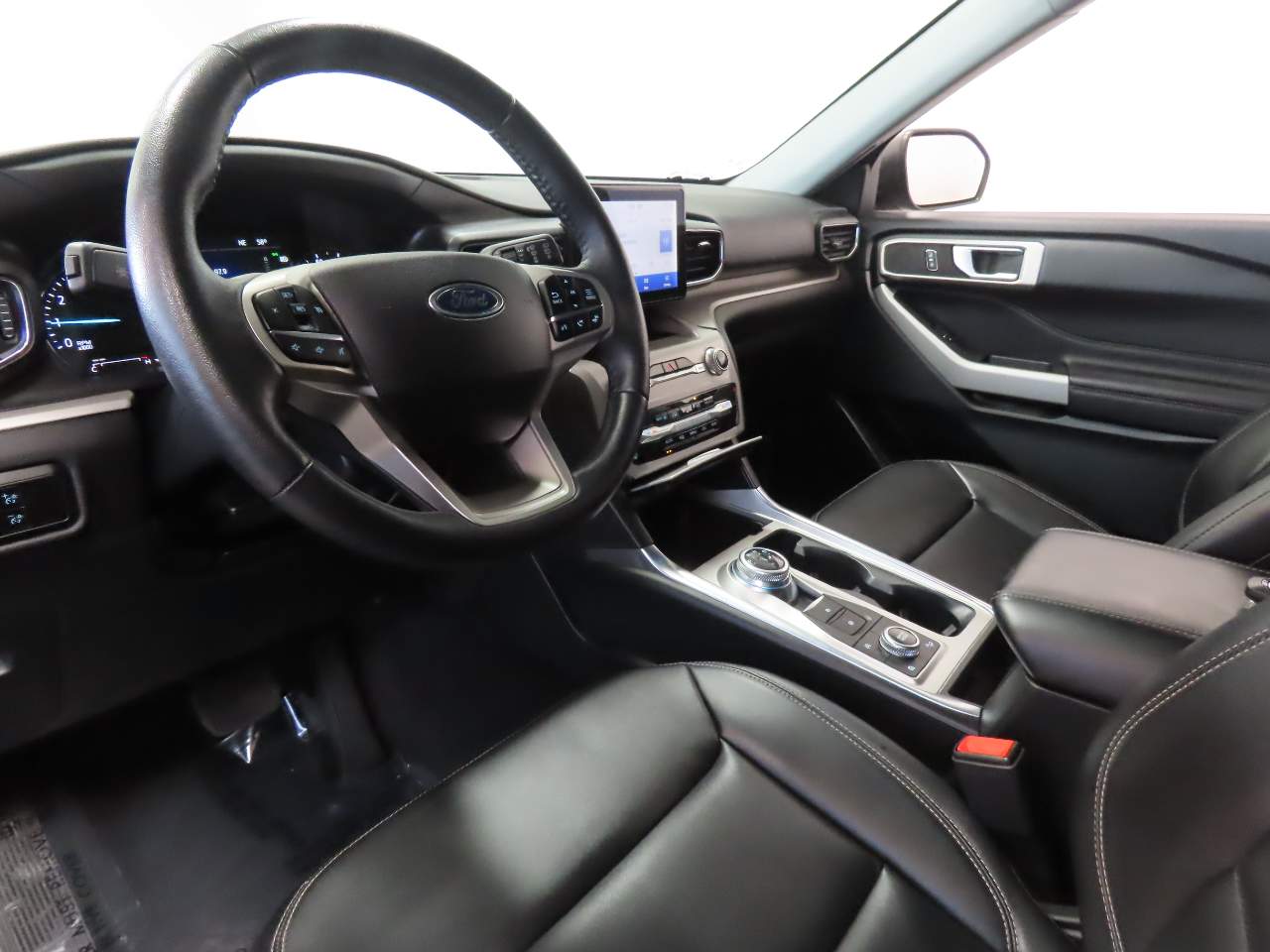 2024 Ford Explorer XLT - Photo 8