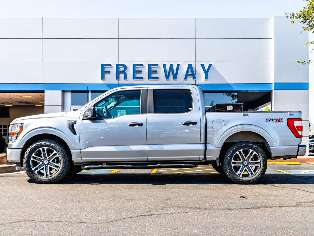 2022 Ford F-150 XL Crew Cab