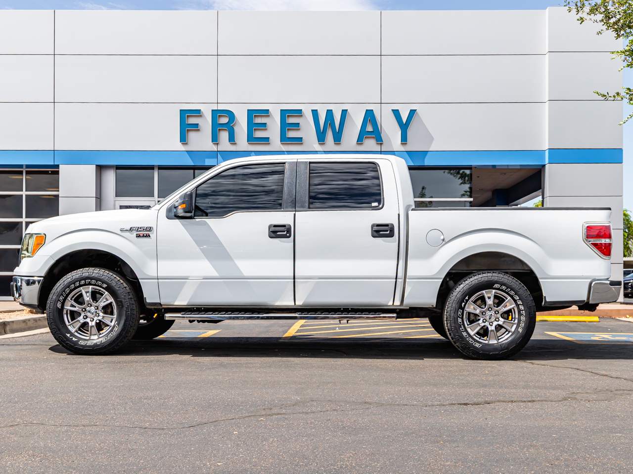 2011 Ford F-150 XLT photo 3