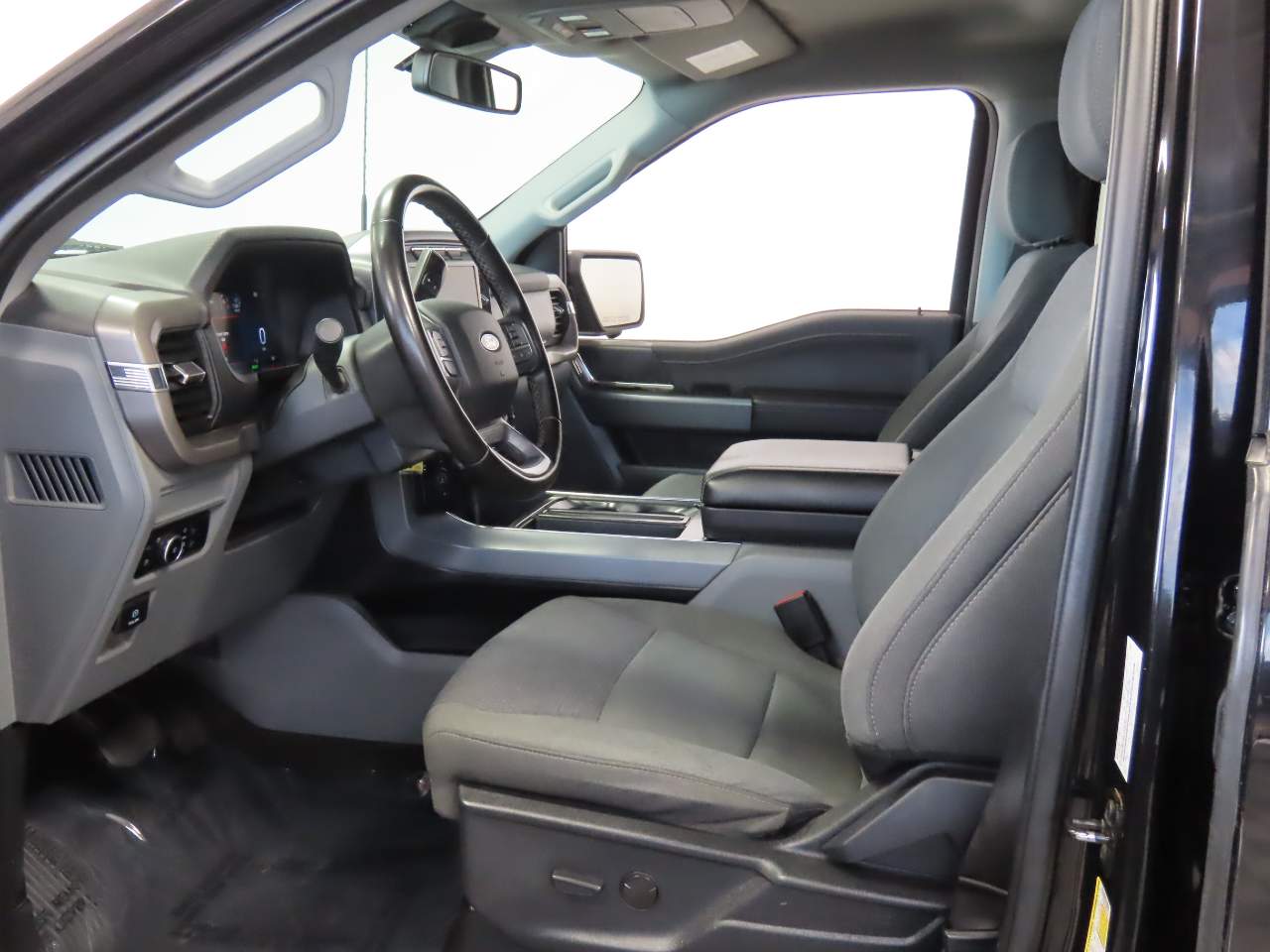 2024 Ford F-150 XLT - Photo 17